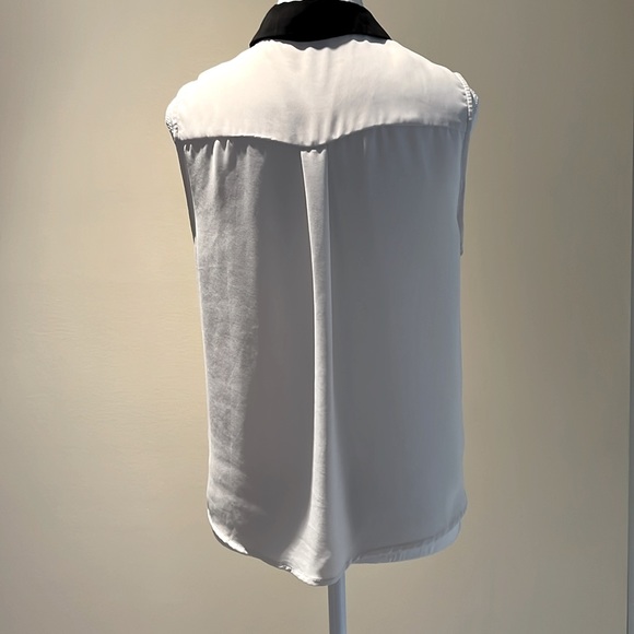 dressy sleeveless top with tie at bottom waist level - Picture 3 of 4